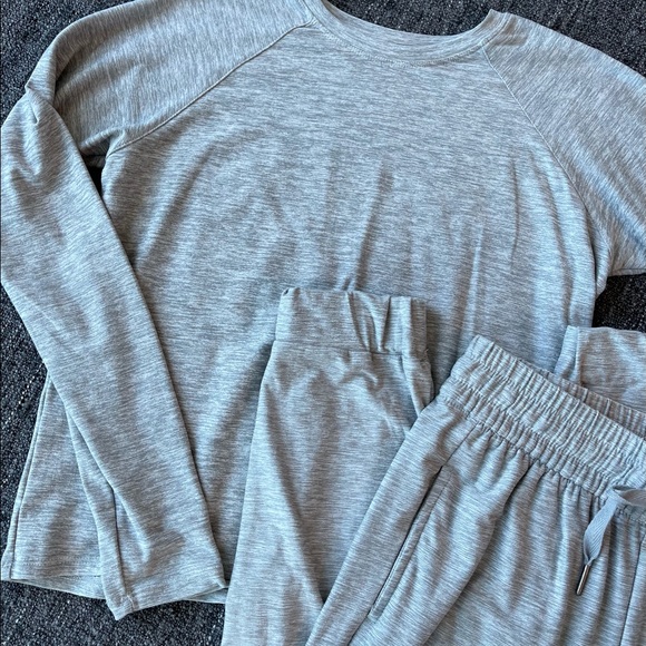 Grey Activewear Set - Picture 3 of 5